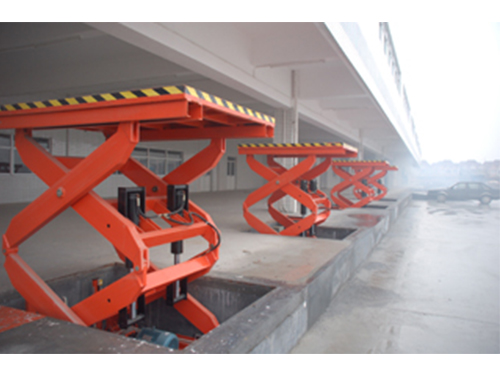 蘇州導(dǎo)軌式升降機對于液壓升降機相關(guān)特點的分析